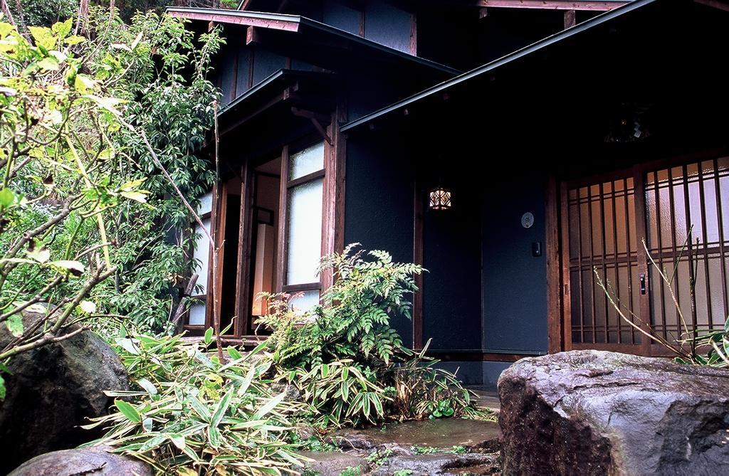 Ishiyama Rikyu Gosoku No Kutsu Hotel Amakusa  Exterior photo